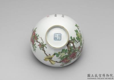 图片[3]-Bowl with pomegranate and orioles in falangcai painted enamels, Qing dynasty, Yongzheng reign 1723-1735-China Archive